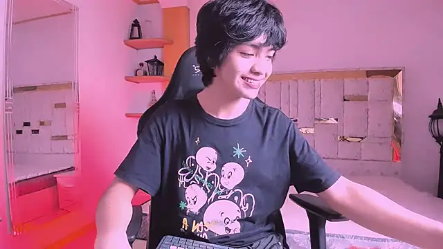 Snapshot of AllanYong18 chatting on February 2025 05:04:02 AM AllanYong18 online show from February 2025 05:04:02 AM