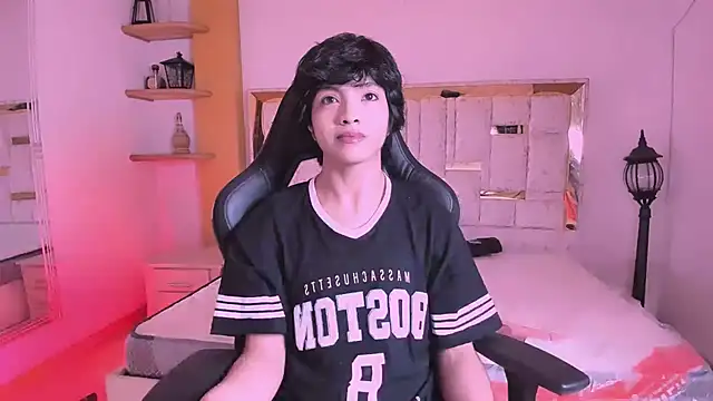 Snapshot of AllanYong18 chatting on March 2025 01:53:02 AM AllanYong18 online show from March 2025 01:53:02 AM