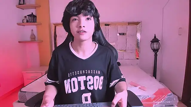 Snapshot of AllanYong18 chatting on March 2025 04:58:02 AM AllanYong18 online show from March 2025 04:58:02 AM