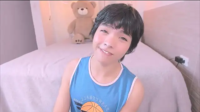 Snapshot of AllanYong18 chatting on September 2025 10:58:02 AM AllanYong18 online show from September 2025 10:58:02 AM