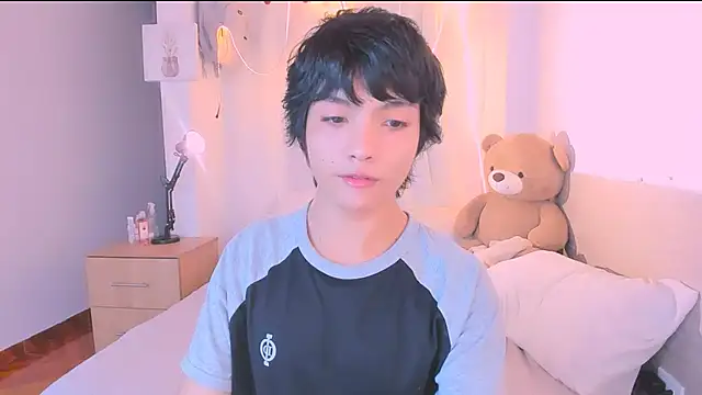 Snapshot of AllanYong18 chatting on September 2025 12:59:01 AM AllanYong18 online show from September 2025 12:59:01 AM