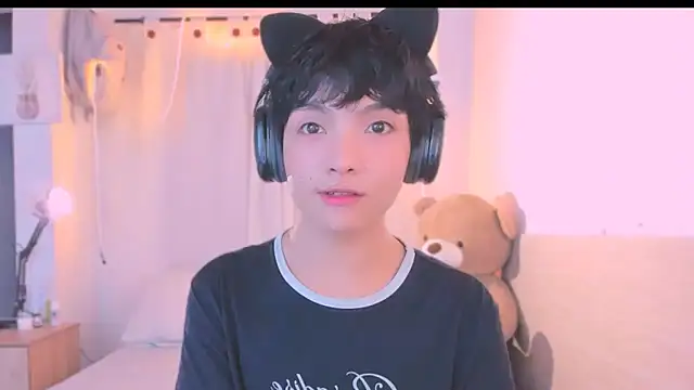 Snapshot of AllanYong18 chatting on October 2025 07:09:02 AM AllanYong18 online show from October 2025 07:09:02 AM