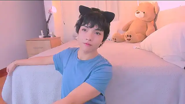 Snapshot of AllanYong18 chatting on October 2025 10:05:01 AM AllanYong18 online show from October 2025 10:05:01 AM