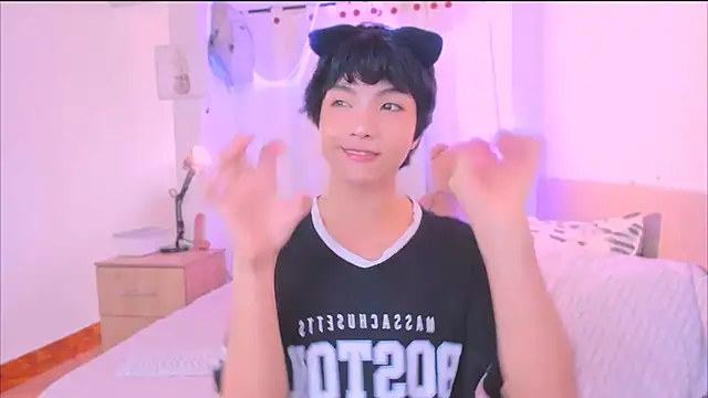 Snapshot of AllanYong18 chatting on November 2025 03:14:02 PM AllanYong18 online show from November 2025 03:14:02 PM