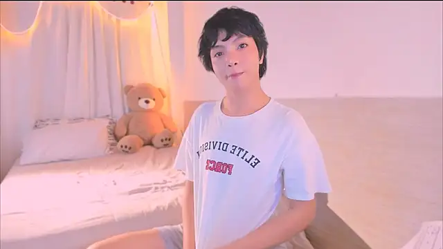 Snapshot of AllanYong18 chatting on November 2025 04:46:01 AM AllanYong18 online show from November 2025 04:46:01 AM