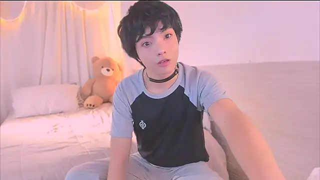 Snapshot of AllanYong18 chatting on November 2025 02:23:01 PM AllanYong18 online show from November 2025 02:23:01 PM