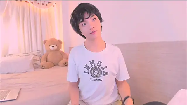 Snapshot of AllanYong18 chatting on November 2025 08:58:01 AM AllanYong18 online show from November 2025 08:58:01 AM