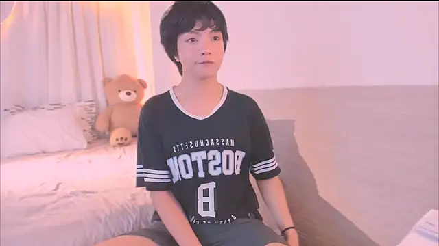 Snapshot of AllanYong18 chatting on November 2025 11:00:01 AM AllanYong18 online show from November 2025 11:00:01 AM