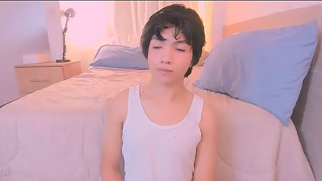 Snapshot of AllanYong18 chatting on December 2025 12:14:02 PM AllanYong18 online show from December 2025 12:14:02 PM