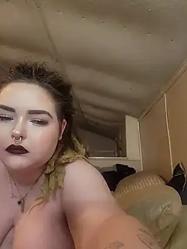 Snapshot of LitHippieBaby420 chatting on January 2025 09:34:02 PM LitHippieBaby420 online show from January 2025 09:34:02 PM