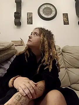 Snapshot of LitHippieBaby420 chatting on September 2025 06:13:02 PM LitHippieBaby420 online show from September 2025 06:13:02 PM