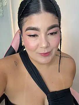 Snapshot of karla_hotgirl chatting on April 2026 01:11:01 AM karla hotgirl online show from April 2026 01:11:01 AM