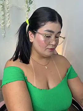 Snapshot of karla_hotgirl chatting on May 2026 12:52:02 AM karla hotgirl online show from May 2026 12:52:02 AM