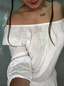 Snapshot of Catmila- chatting on January 2025 11:32:02 PM Catmila- online show from January 2025 11:32:02 PM