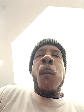 Snapshot of MrDaddyBbSnake chatting on January 2025 07:21:02 PM MrDaddyBbSnake online show from January 2025 07:21:02 PM