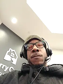 Snapshot of MrDaddyBbSnake chatting on January 2025 04:23:01 PM MrDaddyBbSnake online show from January 2025 04:23:01 PM