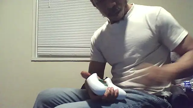 Snapshot of MrDaddyBbSnake chatting on March 2025 12:59:01 AM MrDaddyBbSnake online show from March 2025 12:59:01 AM