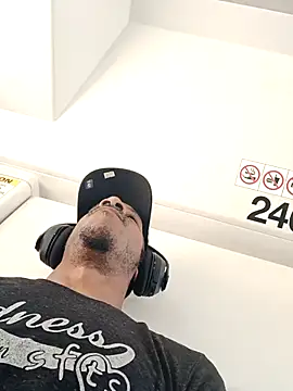 Snapshot of MrDaddyBbSnake chatting on October 2025 07:56:02 PM MrDaddyBbSnake online show from October 2025 07:56:02 PM