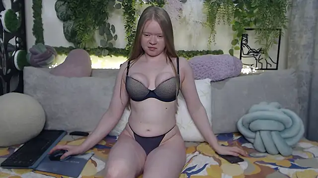 Snapshot of scyrim2 chatting on February 2025 04:43:02 PM scyrim2 online show from February 2025 04:43:02 PM