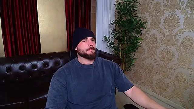 Snapshot of AdamJamesonn chatting on November 2025 06:01:01 AM AdamJamesonn online show from November 2025 06:01:01 AM