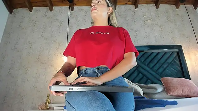 Snapshot of Marttina_Ruiz chatting on October 2025 07:34:02 PM Marttina Ruiz online show from October 2025 07:34:02 PM