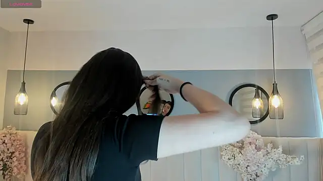 chelsea bolton  online show from April 2026 12:21:01 PM