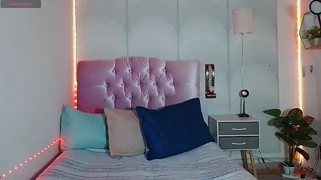 Snapshot of madison_oli chatting on March 2025 12:40:02 PM madison oli online show from March 2025 12:40:02 PM