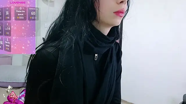 Snapshot of madison_oli chatting on October 2025 03:02:02 AM madison oli online show from October 2025 03:02:02 AM