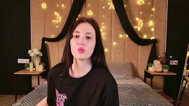 EmmaLawrens online show from February 2026 08:53:01 PM