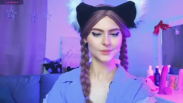 Emily  Mooree online show from January 2025 10:22:01 AM