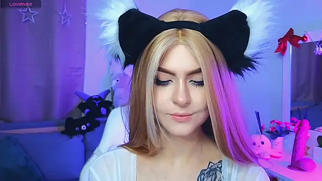 Emily  Mooree online show from February 2025 04:15:02 AM