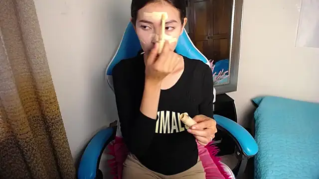 Aleska Miami online show from October 2025 07:05:02 PM