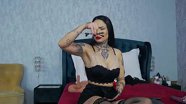 NataliaCristal online show from December 2025 05:48:01 AM