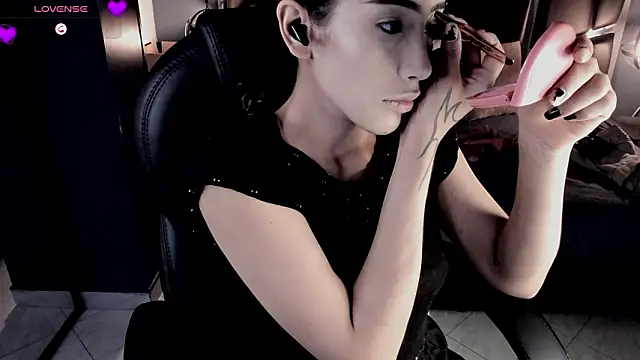 vaiolethsan   online show from February 2026 07:43:01 PM