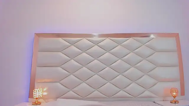 Snapshot of MiaQueen021 chatting on January 2025 12:29:01 PM MiaQueen021 online show from January 2025 12:29:01 PM