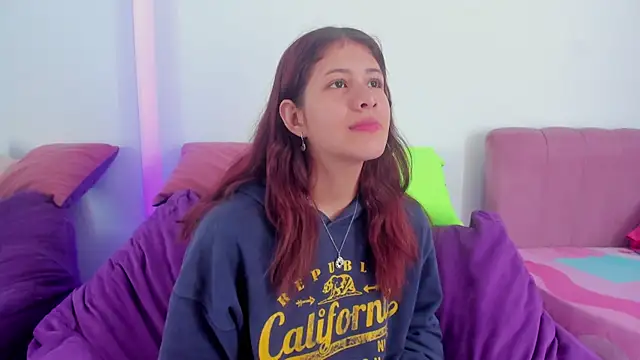 Snapshot of MiaQueen021 chatting on September 2025 02:09:02 PM MiaQueen021 online show from September 2025 02:09:02 PM