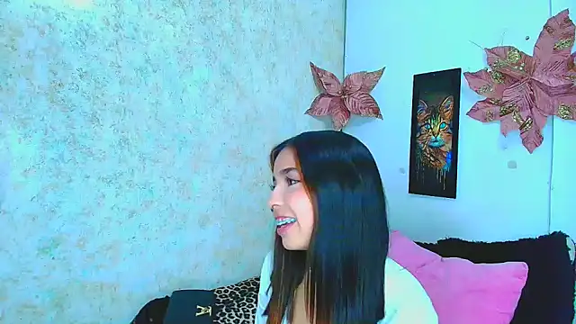 Rousse violett online show from February 2025 08:02:02 PM