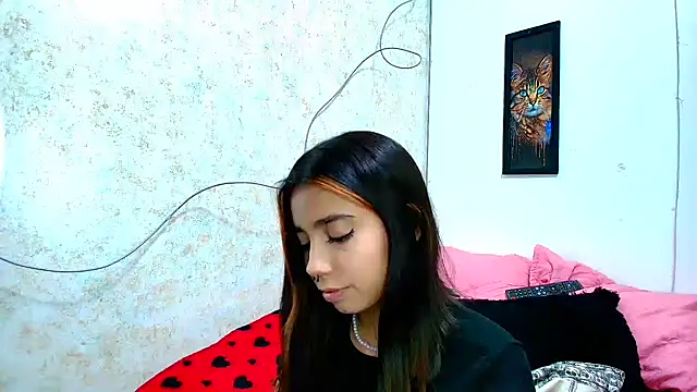 Rousse violett online show from March 2025 09:32:02 PM