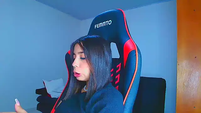 Rousse violett online show from December 2025 09:09:02 PM