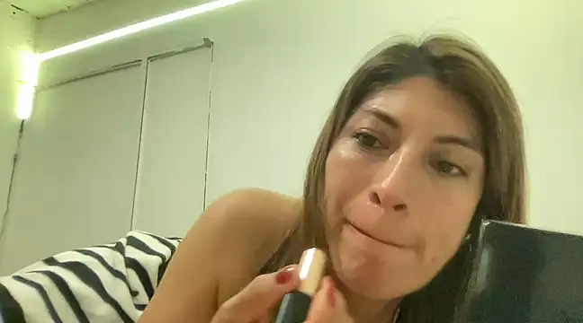 LunaBeya online show from March 2025 01:43:02 AM