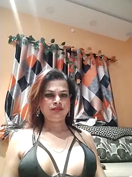 Snapshot of SANA-LEONI chatting on April 2026 07:40:01 PM SANA-LEONI online show from April 2026 07:40:01 PM