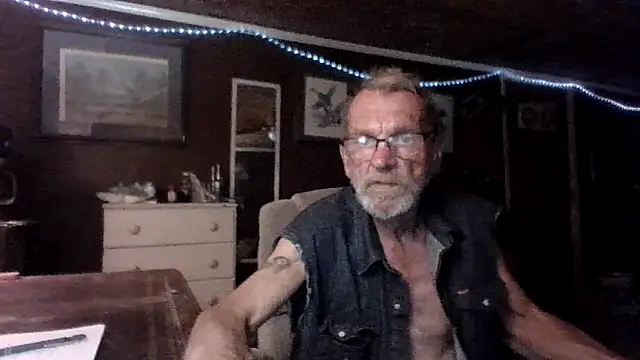 Snapshot of Aldick68 chatting on April 2026 06:30:01 AM Aldick68 online show from April 2026 06:30:01 AM