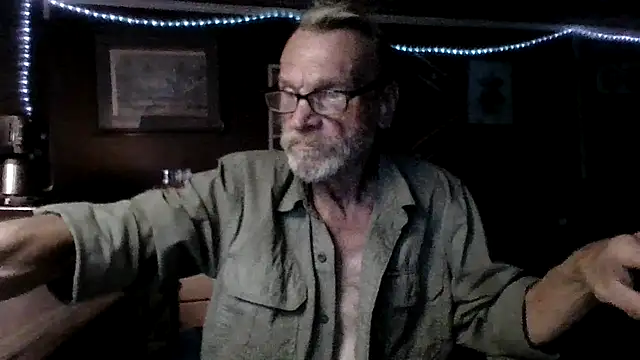 Snapshot of Aldick68 chatting on April 2026 06:20:02 AM Aldick68 online show from April 2026 06:20:02 AM