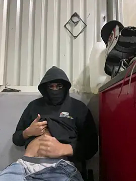 Snapshot of emmarod18 chatting on April 2026 08:50:02 AM emmarod18 online show from April 2026 08:50:02 AM