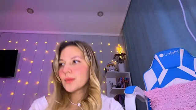 Snapshot of Mercedes_Robinson chatting on September 2025 04:29:02 PM Mercedes Robinson online show from September 2025 04:29:02 PM