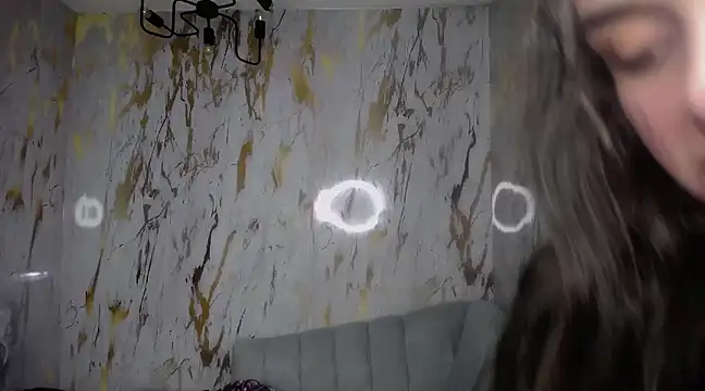 Snapshot of Sarita_v_ chatting on February 2025 06:48:02 PM Sarita v online show from February 2025 06:48:02 PM