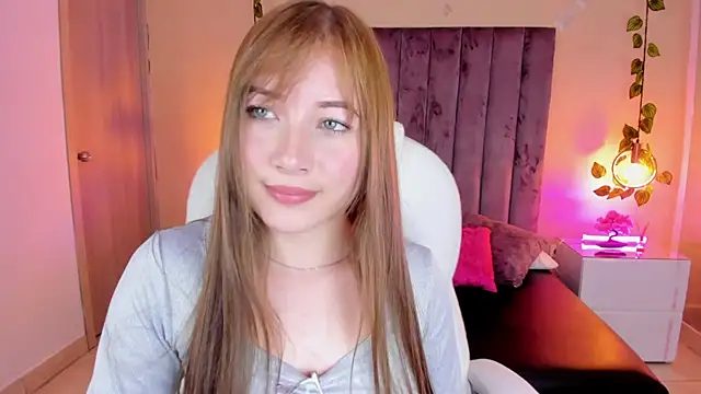 Dahlia Rousse online show from September 2025 01:33:01 PM