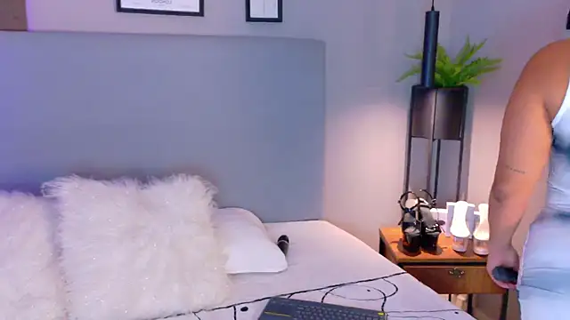 AlynAllen online show from November 2025 07:24:01 PM