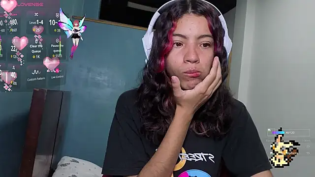 Lovelyamyy online show from October 2025 04:18:01 PM