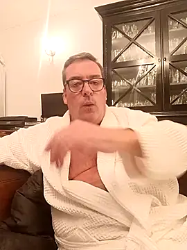 Snapshot of MountJohnXL chatting on April 2026 11:04:01 PM MountJohnXL online show from April 2026 11:04:01 PM